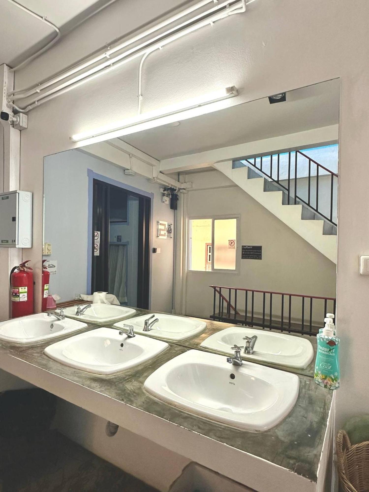 The Port Hostel Surat Thani Ngoại thất bức ảnh